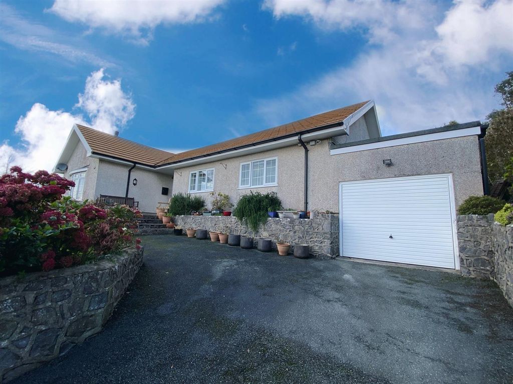 3 bed detached bungalow for sale in Cosheston, Pembroke Dock SA72, £