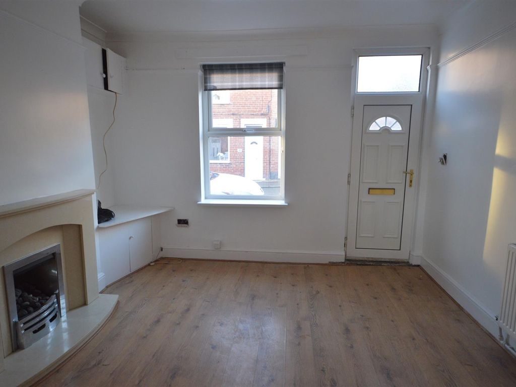 2 bed terraced house to rent in Stanley Street, Featherstone