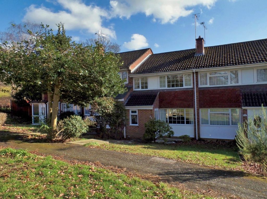 3 bed terraced house for sale in Petworth Gardens, Southampton SO16