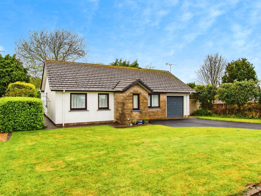 3 bed bungalow for sale in Llewellyn Drive, Pembroke, Pembrokeshire