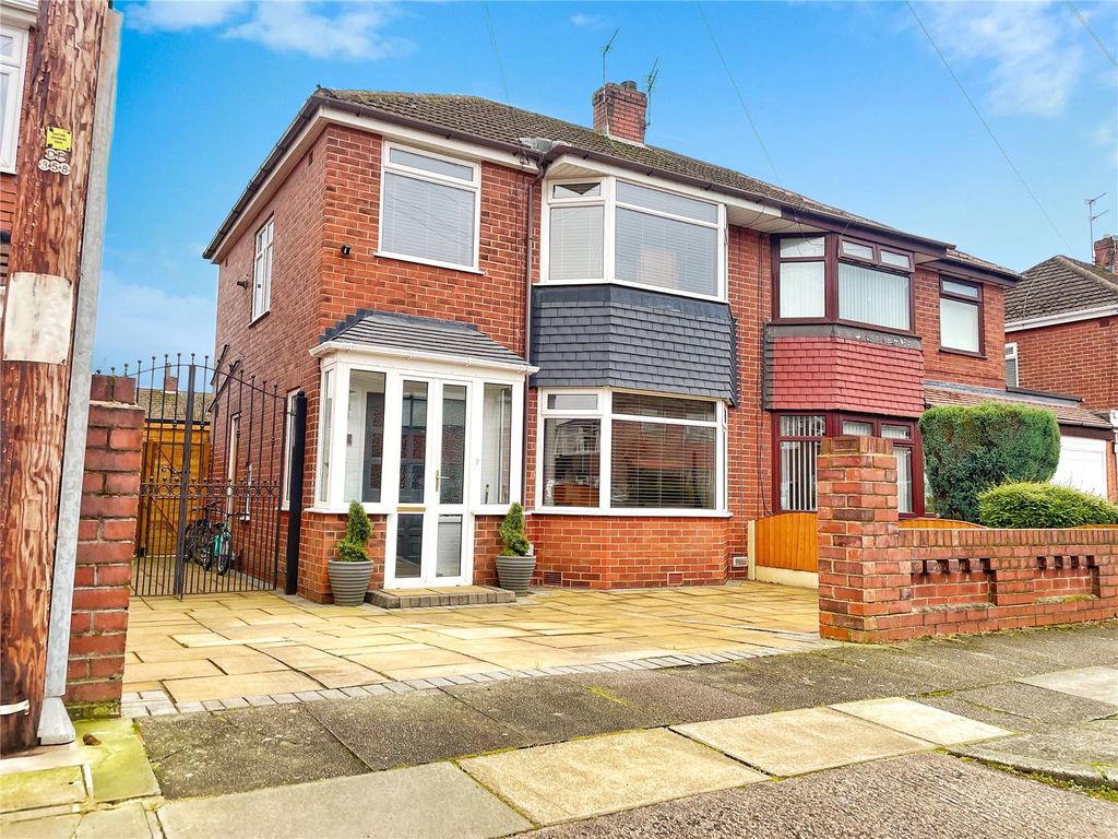 3 bed semidetached house for sale in West Avenue, New Moston