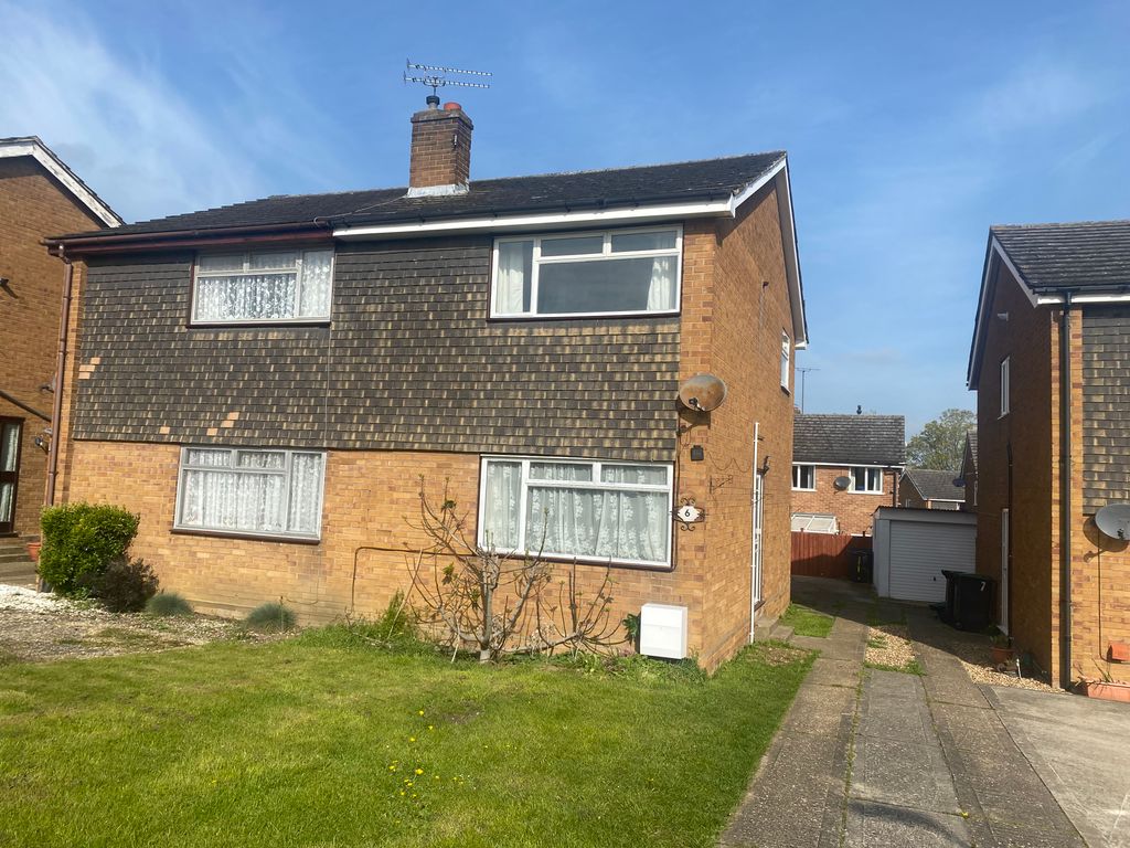 3 bed semidetached house to rent in Woolmers Close, Stowmarket IP14