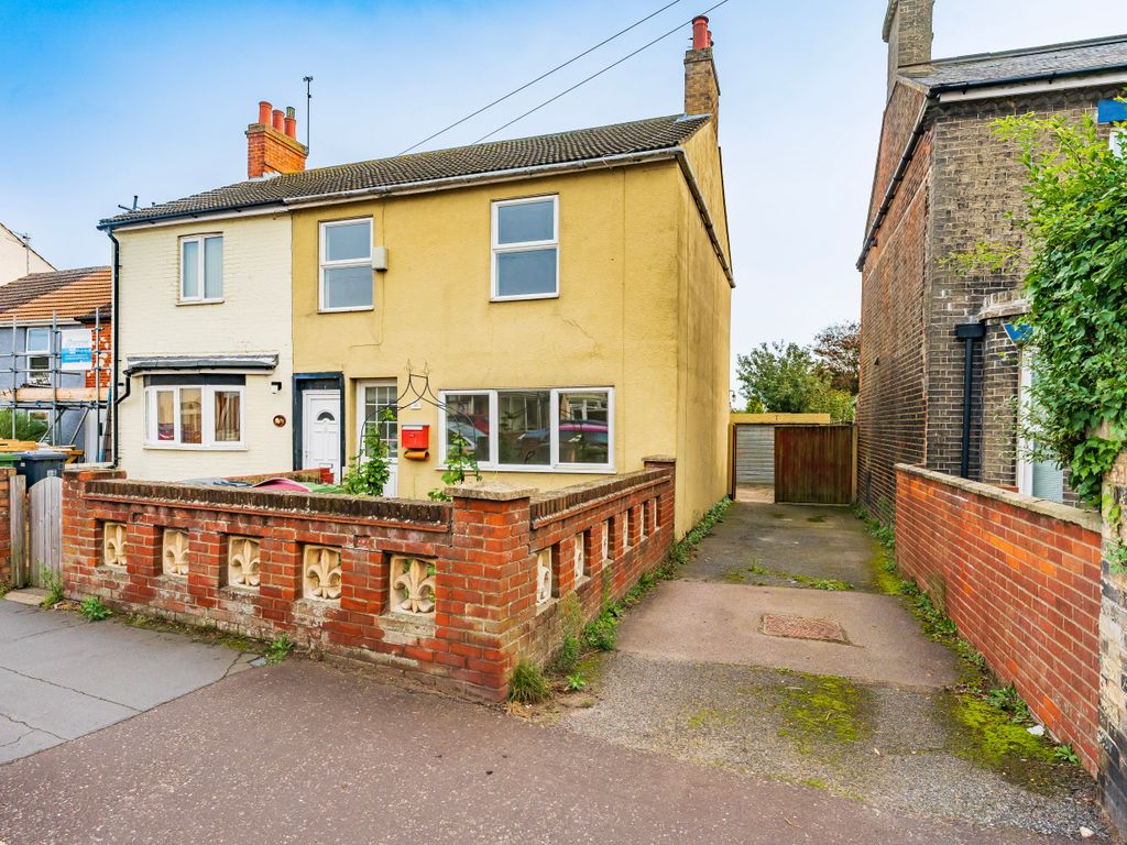 4 bed semidetached house for sale in Yarmouth Road, CaisterOnSea