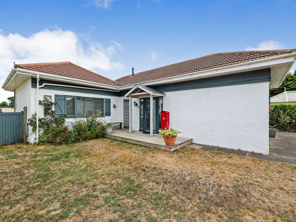 3 bed bungalow for sale in Southwood Road, Hayling Island, Hampshire