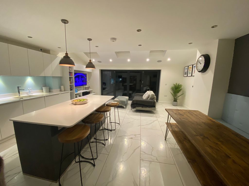 5 bed detached house to rent in Teal Grove, Shinfield, Shinfield