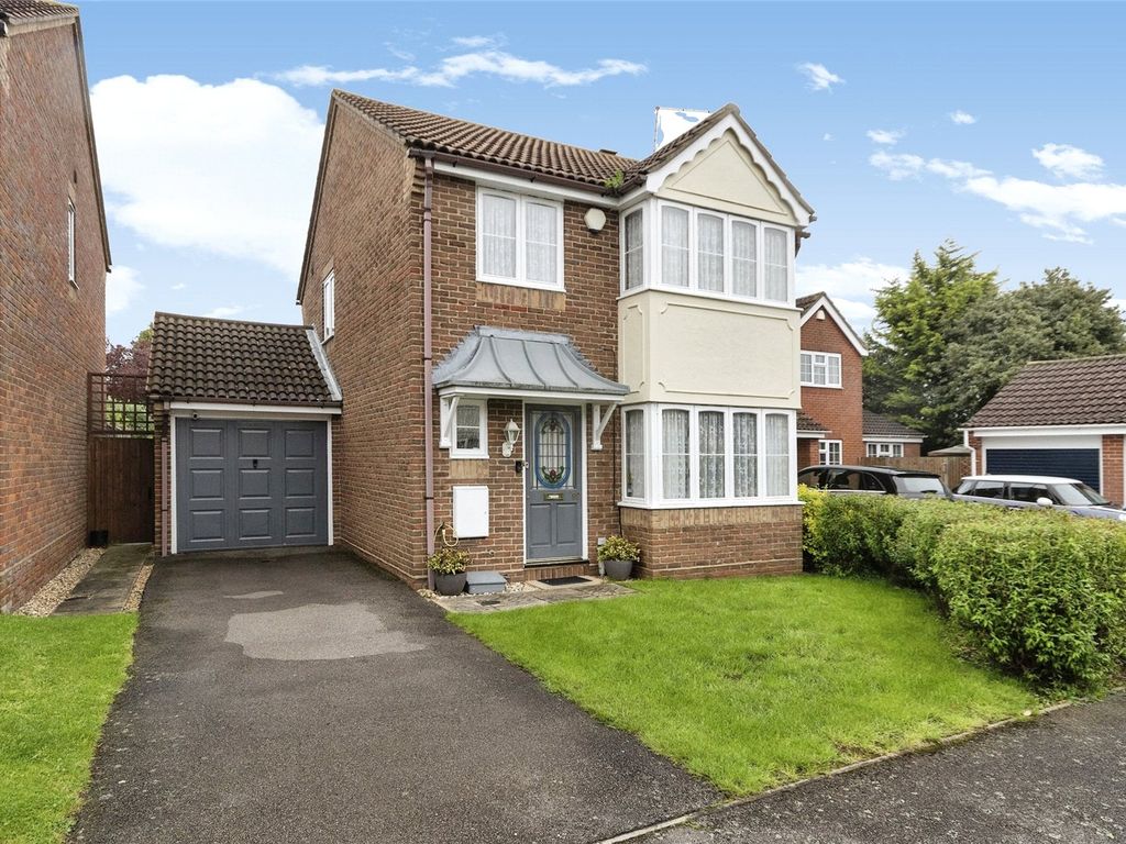 3 bed detached house for sale in Boxfield Green, Stevenage, Hertfordshire SG2 Zoopla