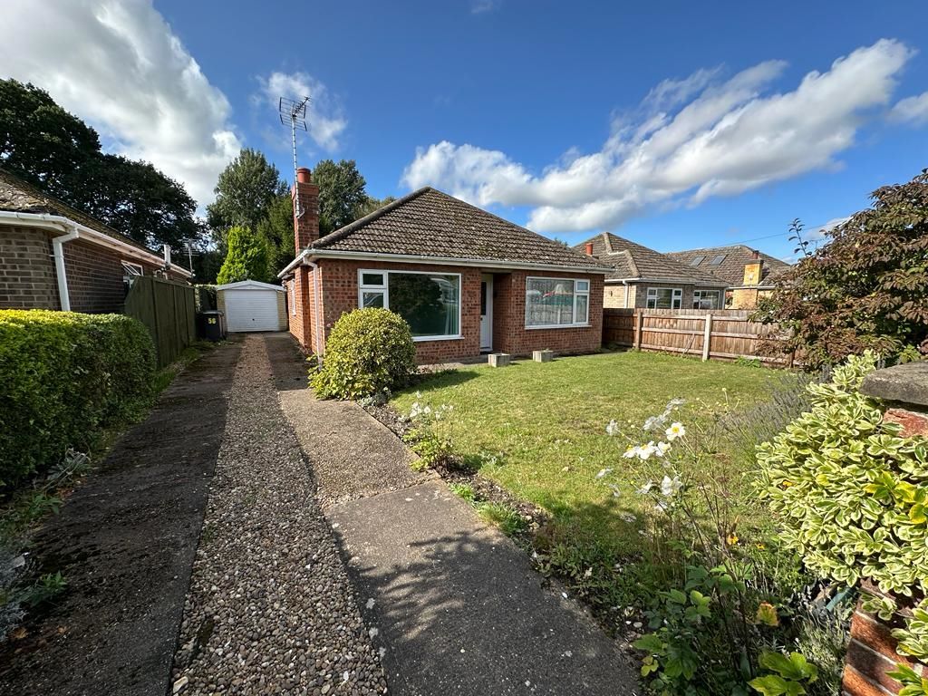 2 bed detached bungalow for sale in 56 Gardenfield Skellingthorpe