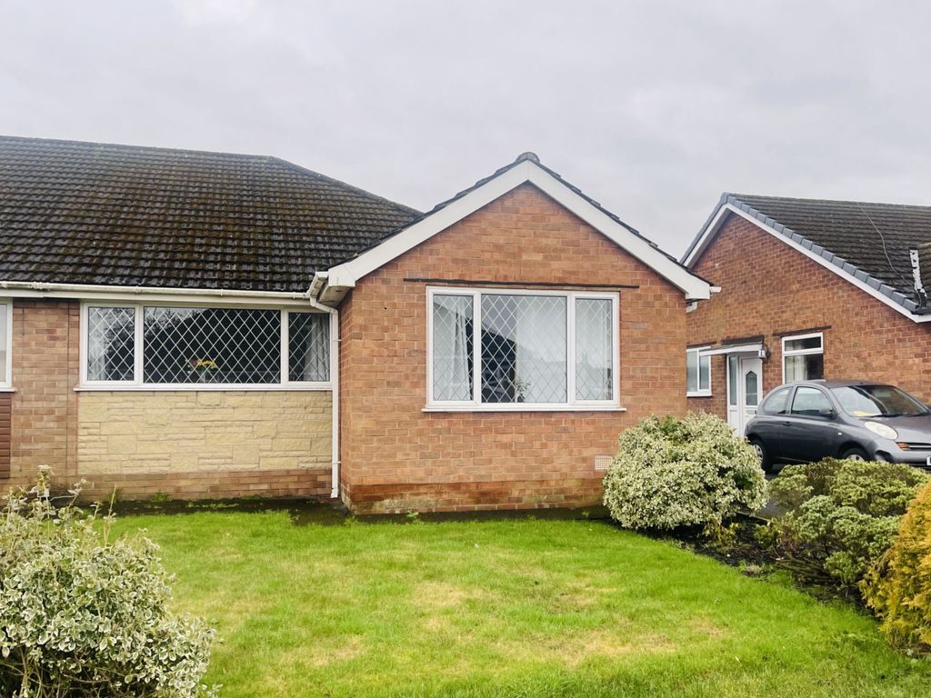 3 bed semidetached bungalow for sale in Greengate, Preston PR4, £