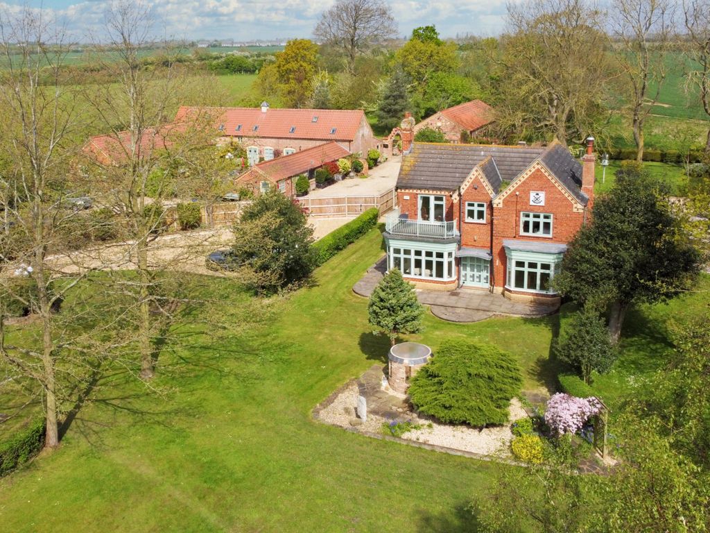 14 bed detached house for sale in Station Road, Tetney, Grimsby DN36, £