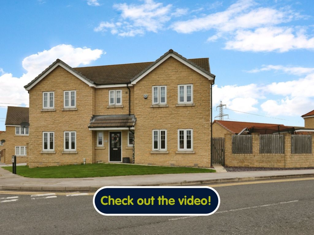 5 bed detached house for sale in Runnymede Avenue, Kingswood, Hull HU7