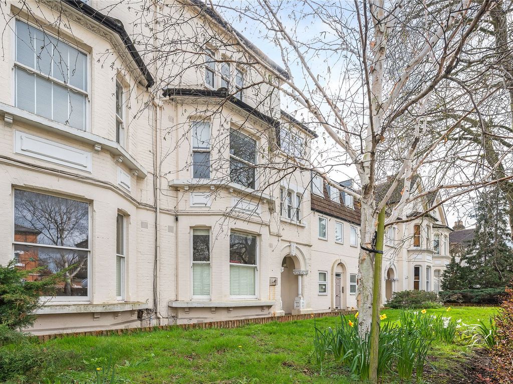 2 bed detached house for sale in Earlsfield Road, London SW18, £525,000