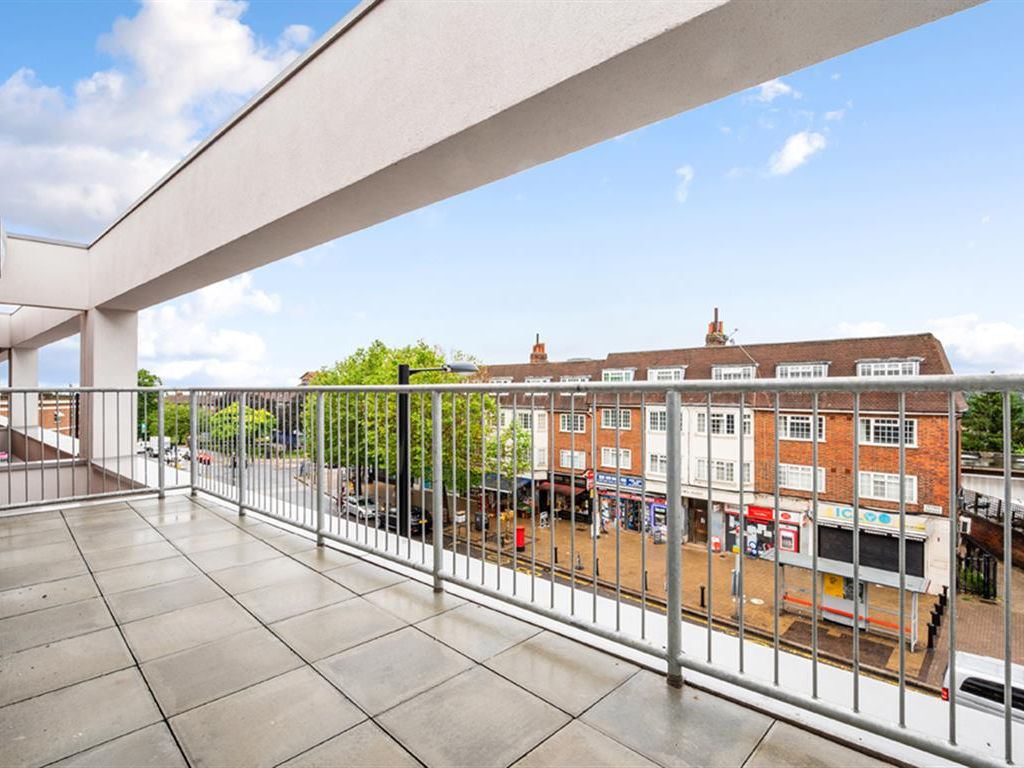 3 bed flat to rent in Beulah Hill, London SE19 Zoopla