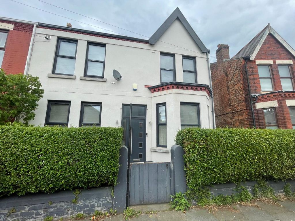 4 bed semidetached house for sale in Sandringham Road, Waterloo