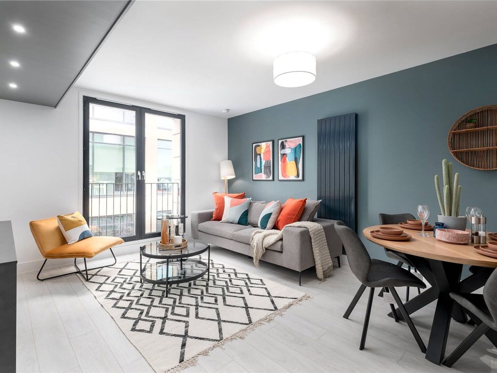 Apt 24, Waverley Square, New Street, Edinburgh, Midlothian EH8  