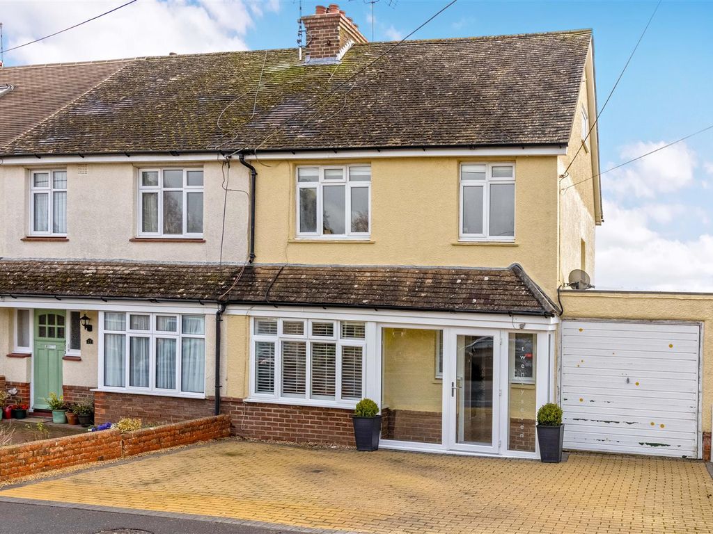4 bed semidetached house for sale in Kings Stone Avenue, Steyning BN44