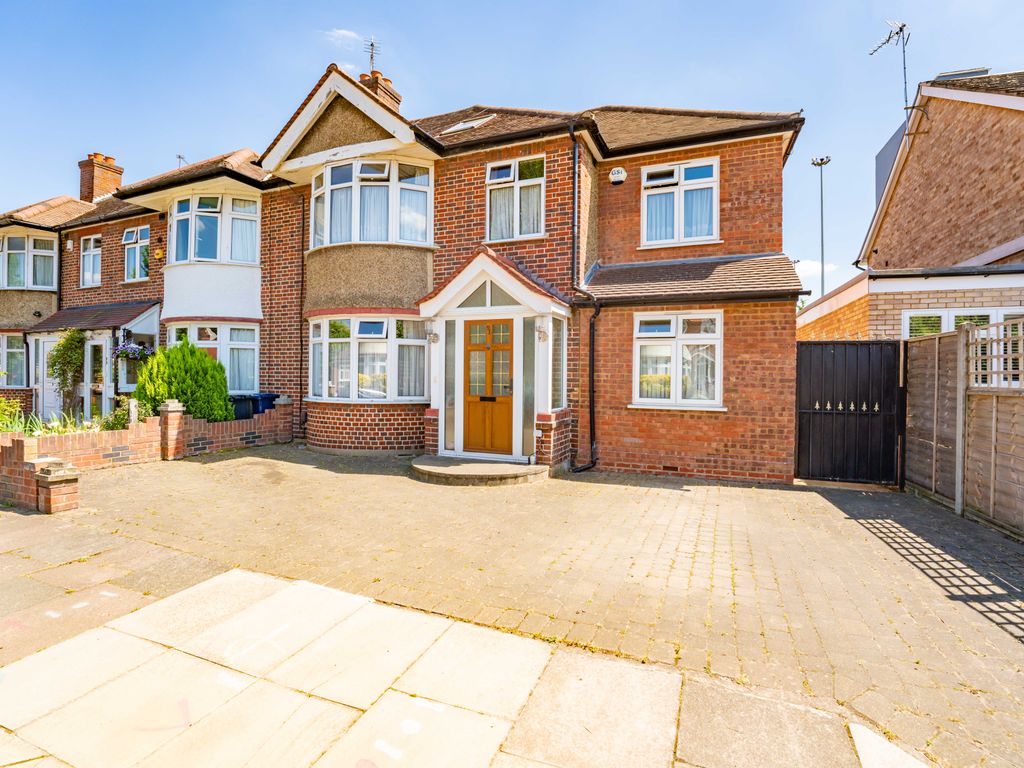 Burnham Way, London W13  