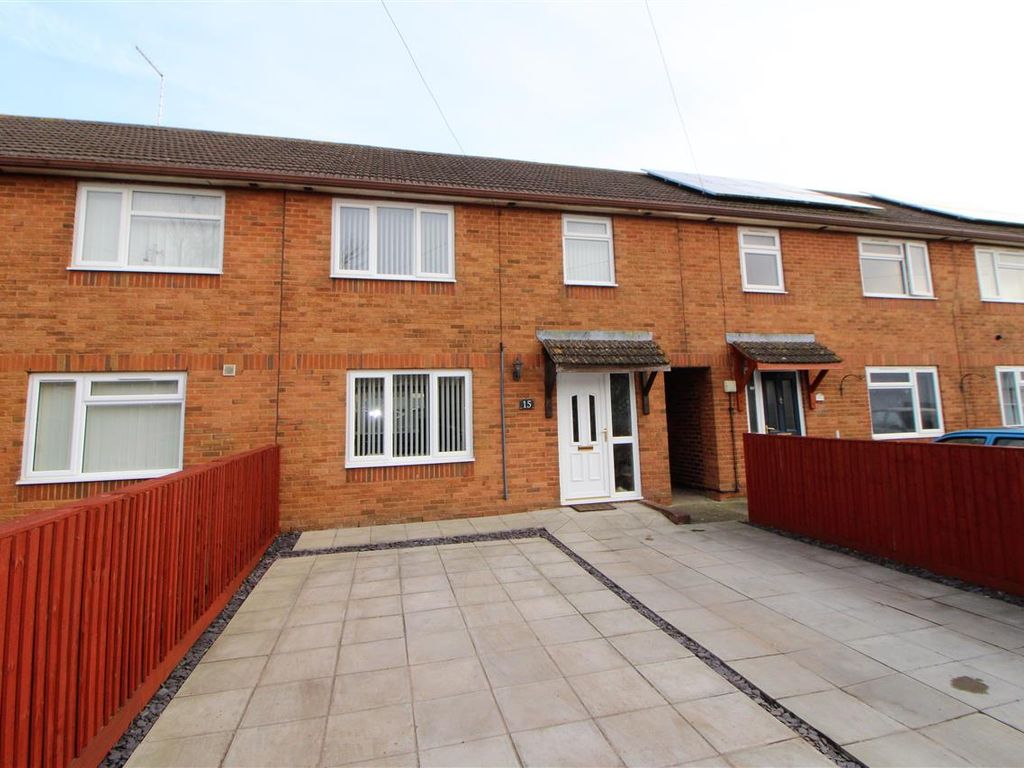 3 bed terraced house to rent in Station Road, Rogiet, Caldicot NP26