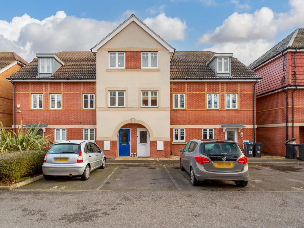 3 bed terraced house for sale in Schoolgate Drive, Morden SM4 Zoopla