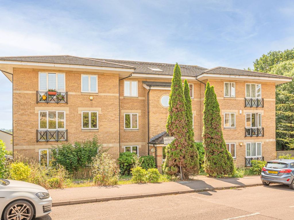 2 bed flat to rent in Howeth Court, Friern London N11 Zoopla