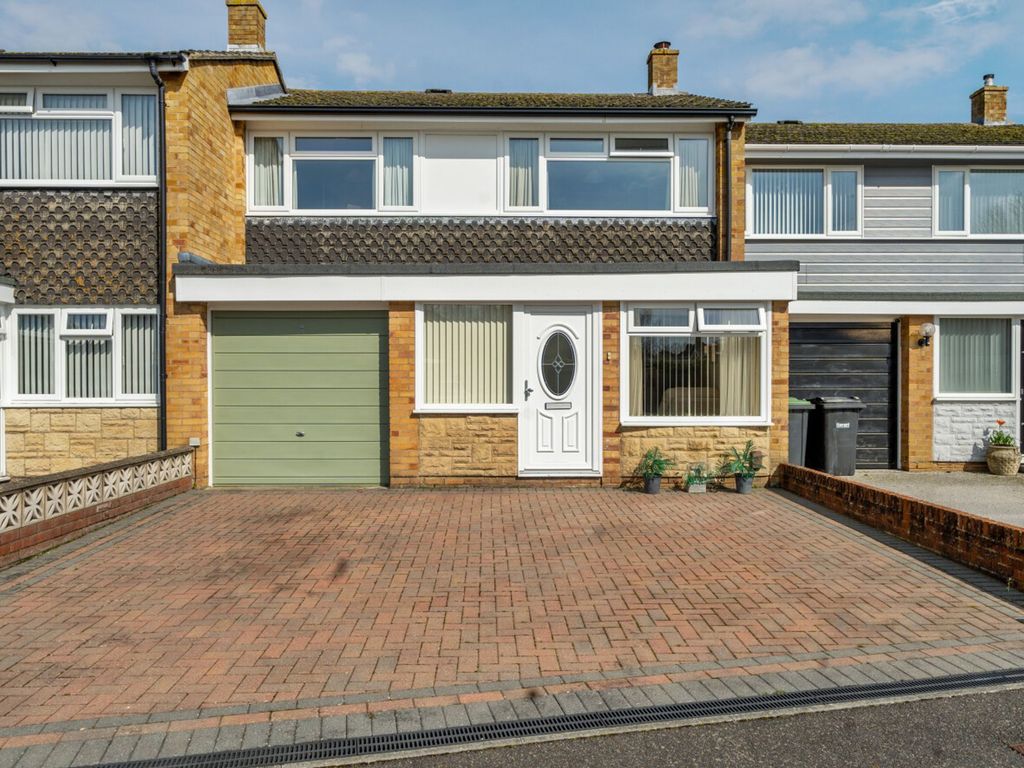 3 bed terraced house for sale in Russell Road, Havant PO9, £340,000