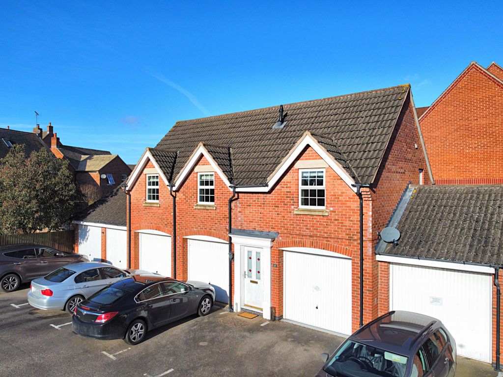 2 bed detached house to rent in Burdock Way, Desborough, Kettering NN14