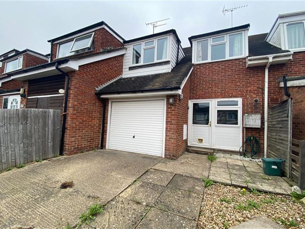 3 bed terraced house to rent in Vicarage Close, Steeple Claydon MK18