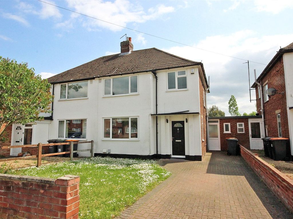 3 bed property for sale in Hatfield Crescent, Bedford, Bedfordshire