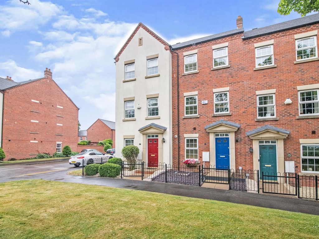 5 bed end terrace house for sale in Pennyhill Lane, West Bromwich B71