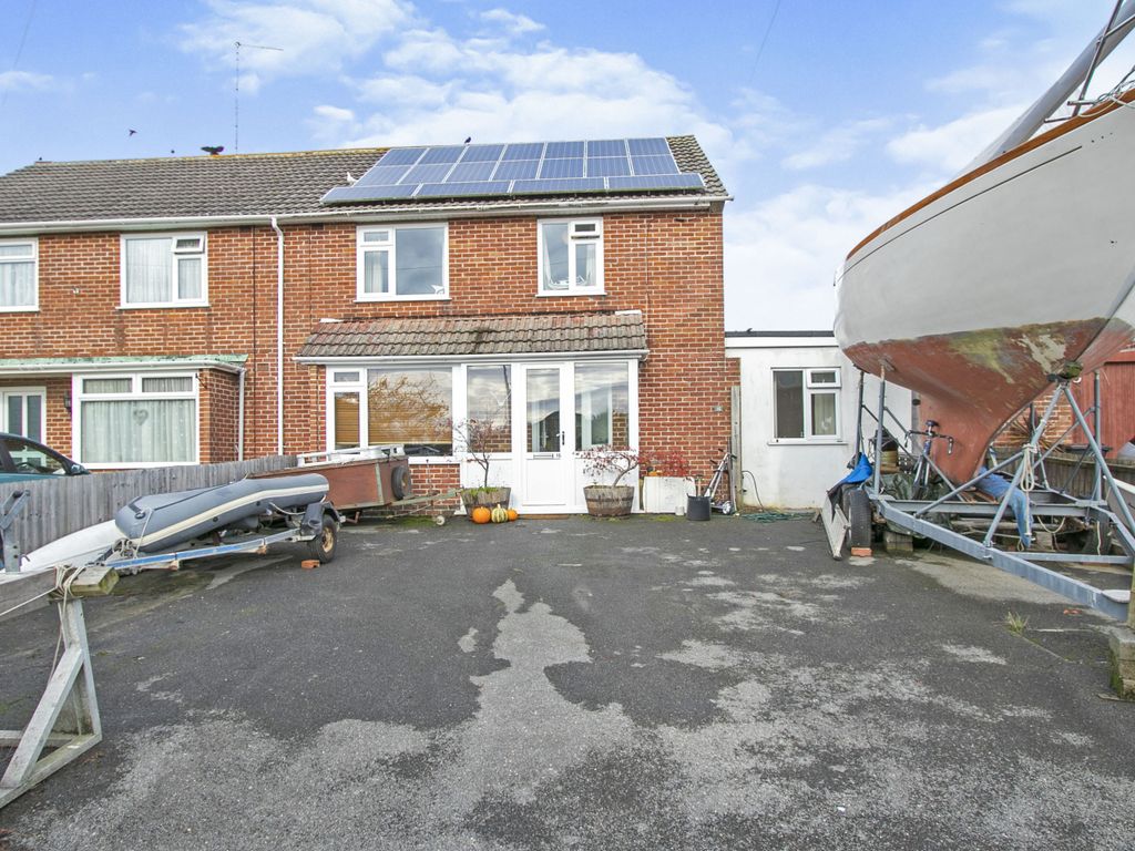 5 bed semidetached house for sale in Road, Upton, Poole