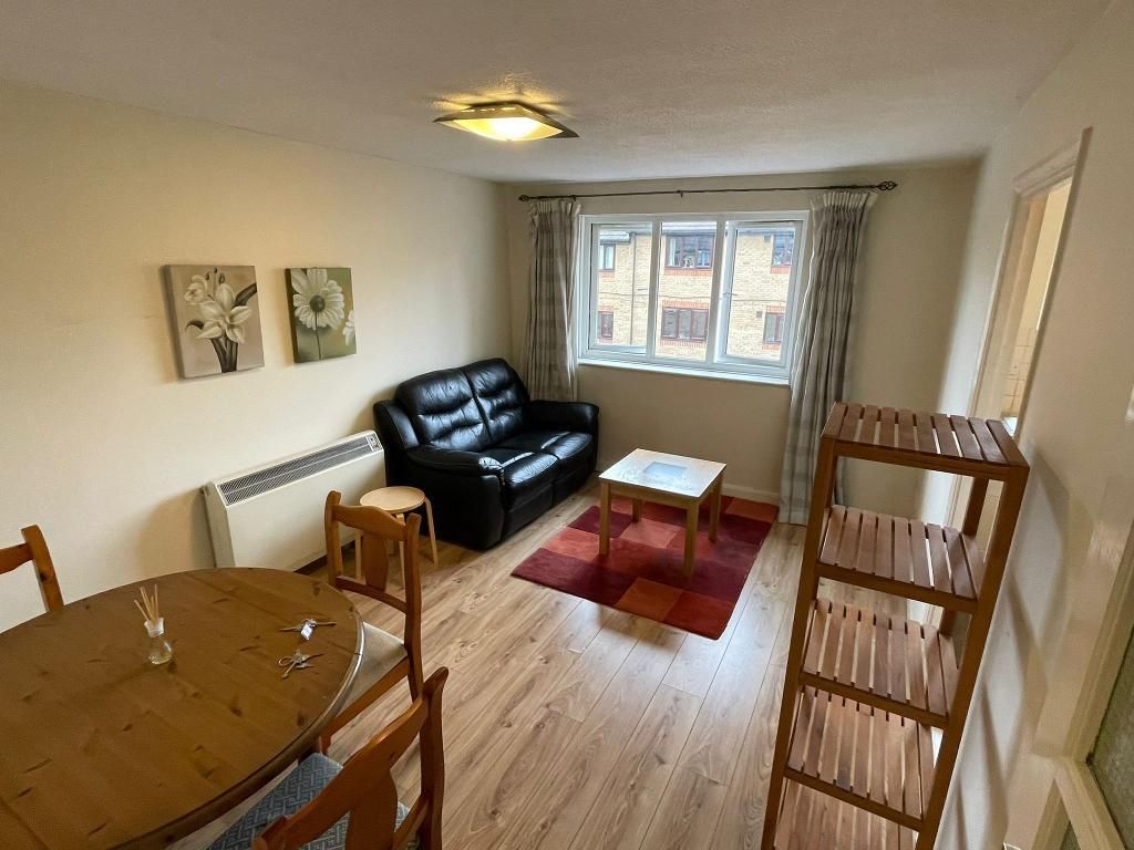 1 bed flat to rent in Ringwood Gardens, Docklands, London E14 Zoopla