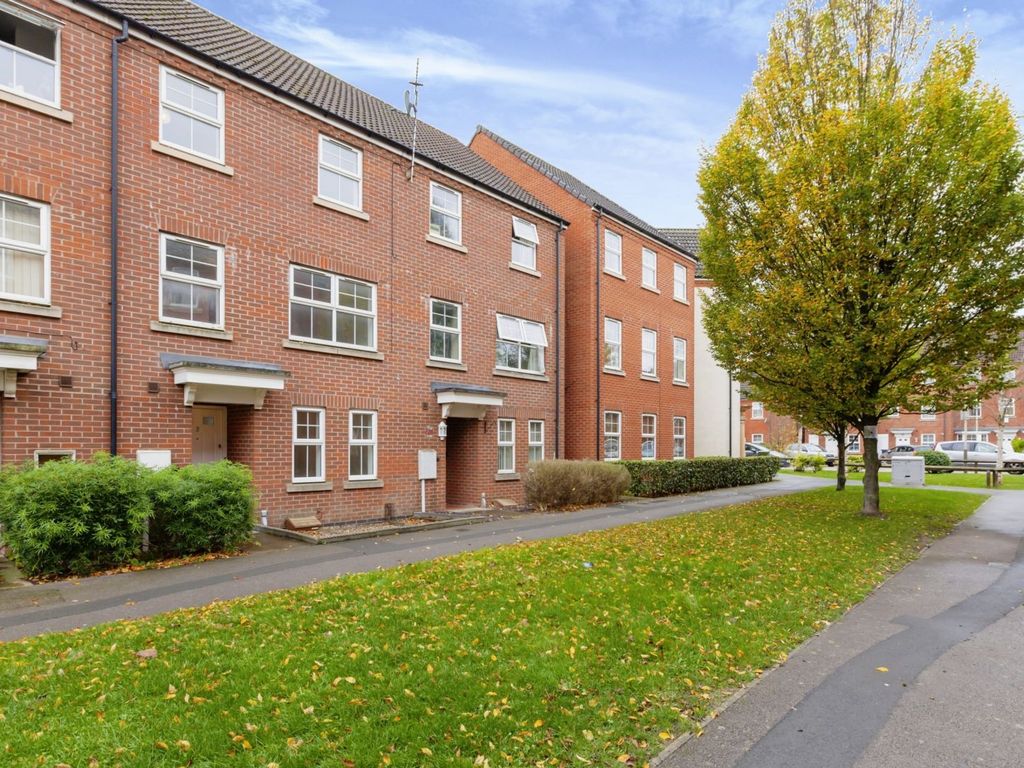 Greenlawn Walk, Off Anstey Lane, Leicester LE4  