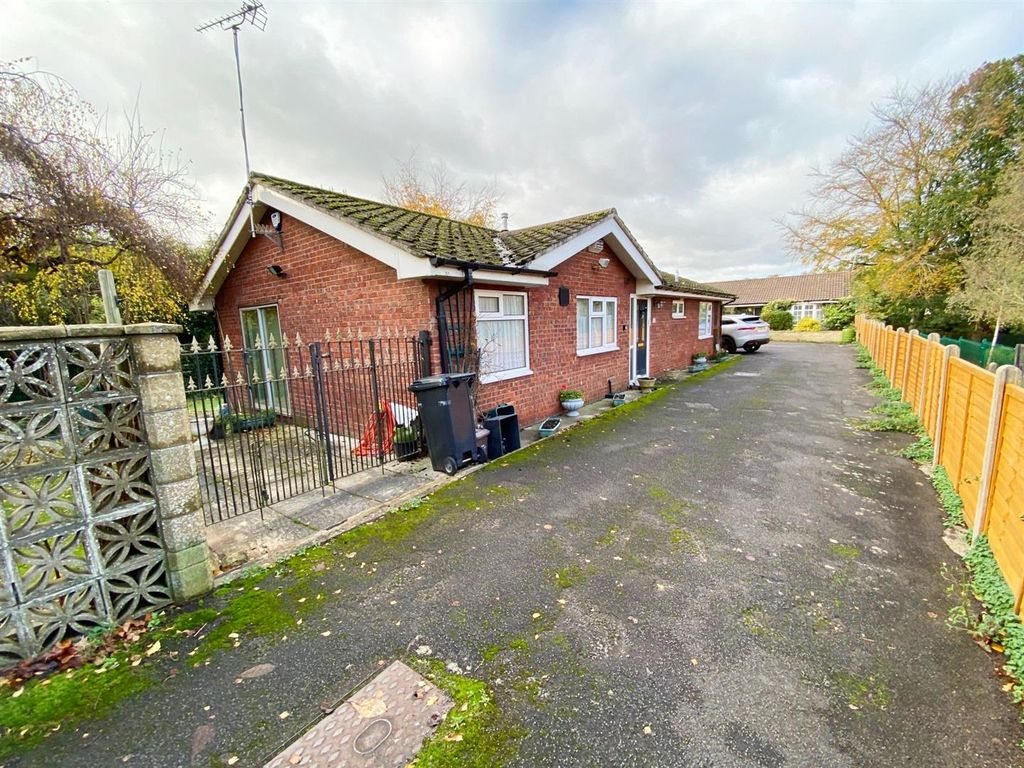 3 bed detached bungalow for sale in West Town Lane, Brislington