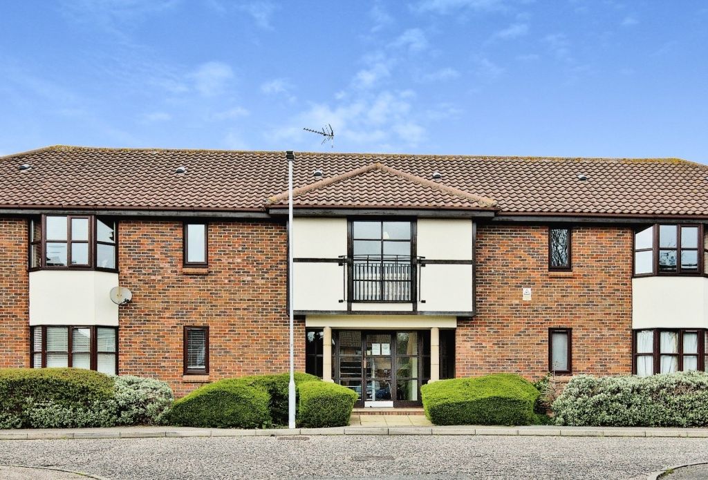 1 bed flat for sale in St Stephens Court, Mallards, Chelmsford, Essex