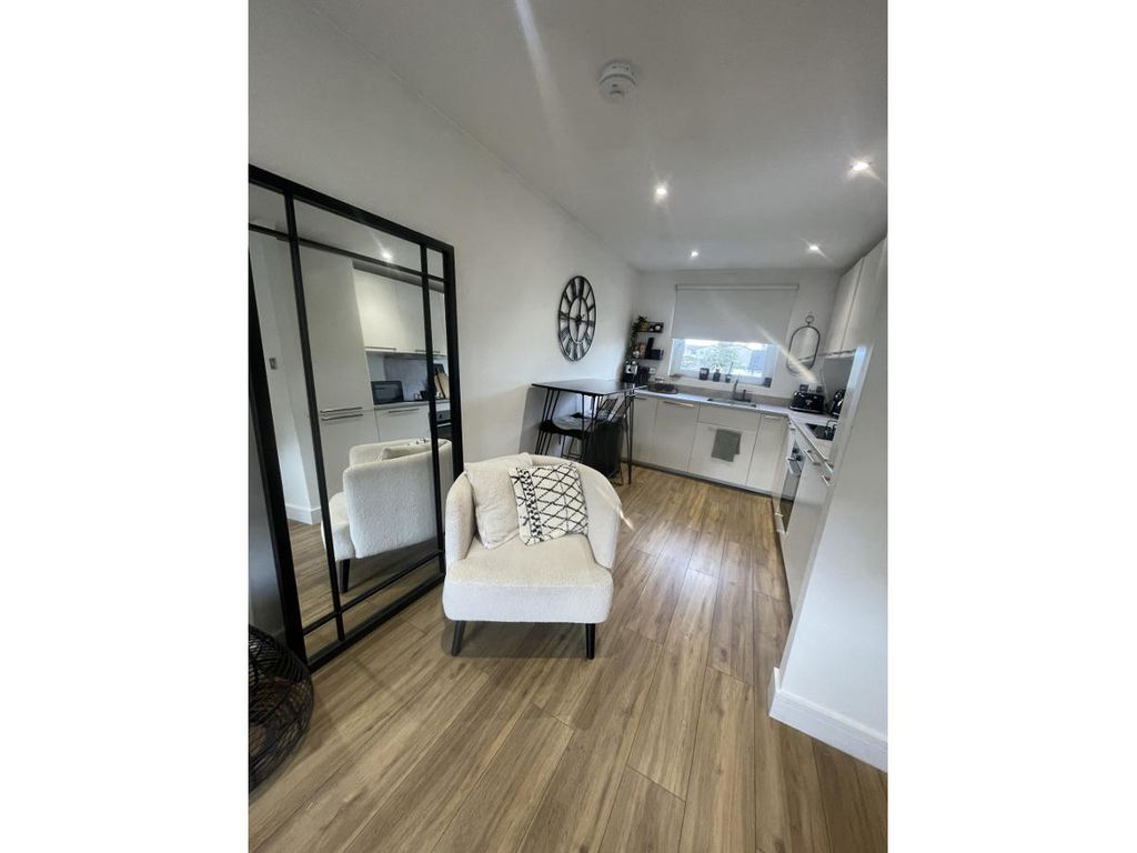 2 bed flat to rent in Craigievar Square, Edinburgh EH12, £1,550 pcm