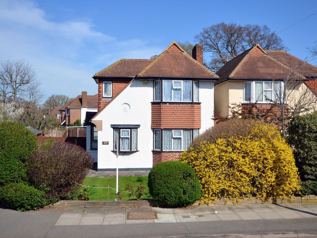 4 bed property for sale in Motspur Park, New Malden KT3 Zoopla