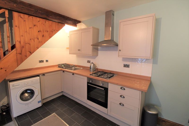 2 bed cottage to rent in Westgate, Almondbury, Huddersfield HD5 Zoopla