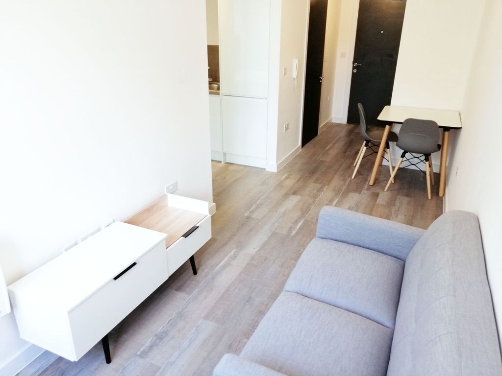 92 Talbot Road, Old Trafford M16  