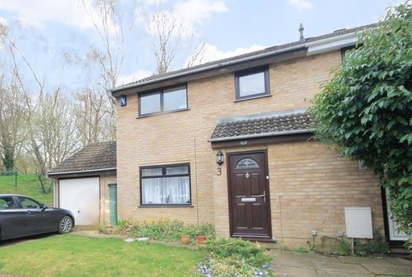 3 bed semidetached house for sale in Chatsworth Avenue, Abington, Northampton NN3, £235,000