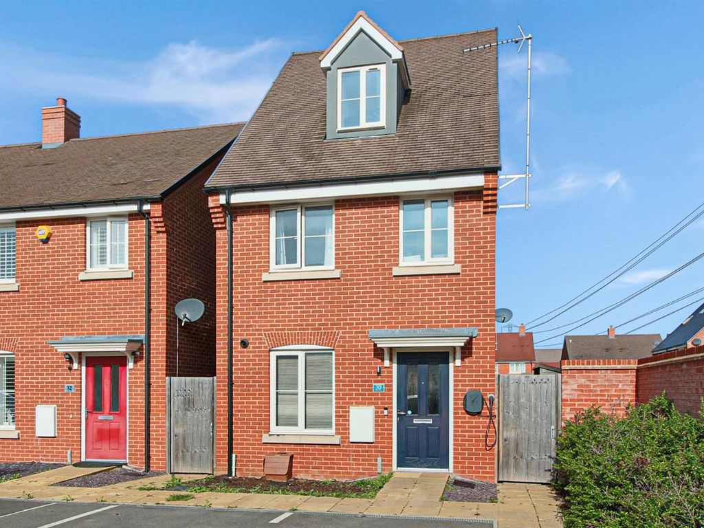 3 bed detached house for sale in Comet Way, Berryfields, Aylesbury HP18