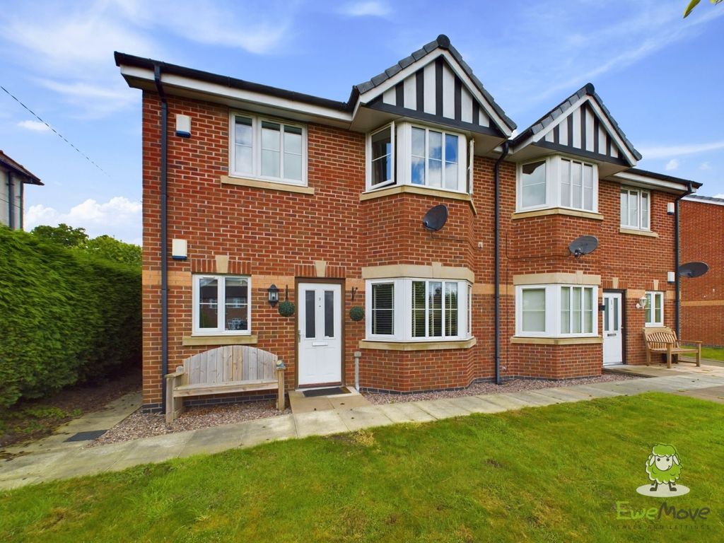 2 bed flat for sale in Eason Grove, Wistaston, Crewe, Cheshire CW2, £