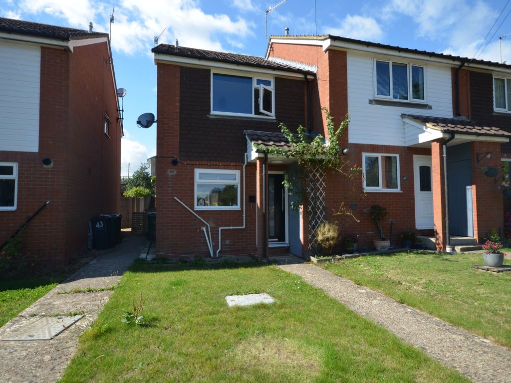 2 bed property to rent in Mistley Close, BexhillOnSea TN40, £1,400 pcm Zoopla