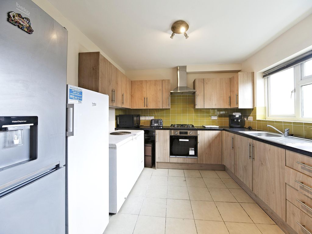 3 bed end terrace house for sale in The Lindens, New Addington, Croydon