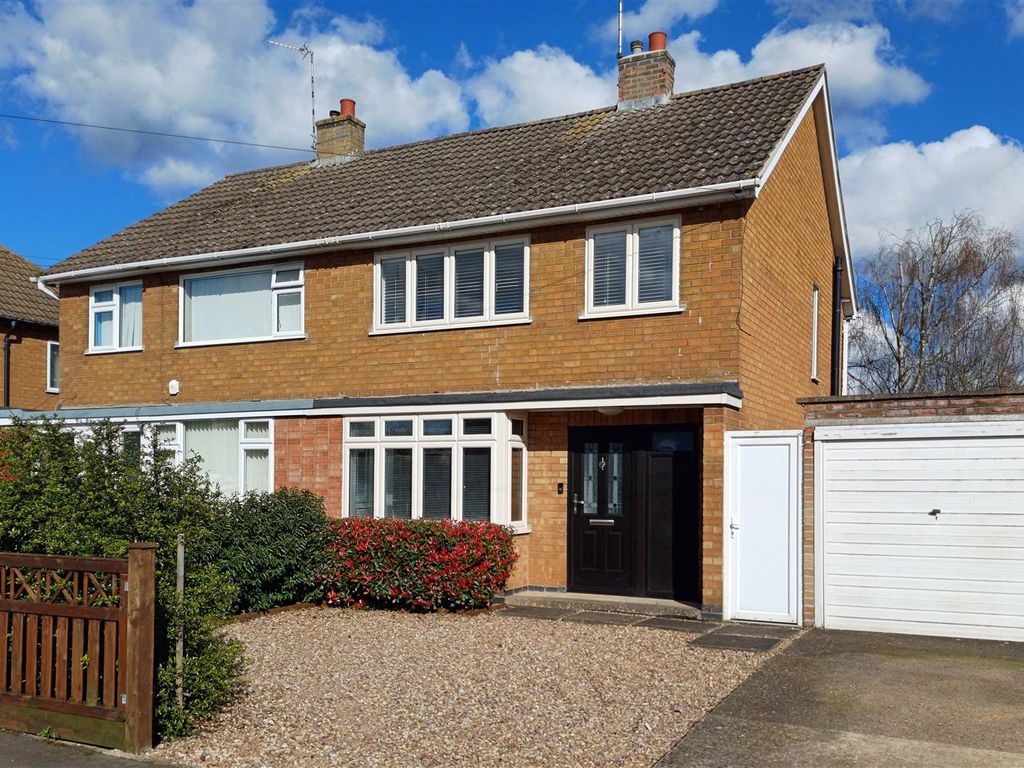 3 bed semidetached house for sale in Hambleton Road, Stamford PE9, £