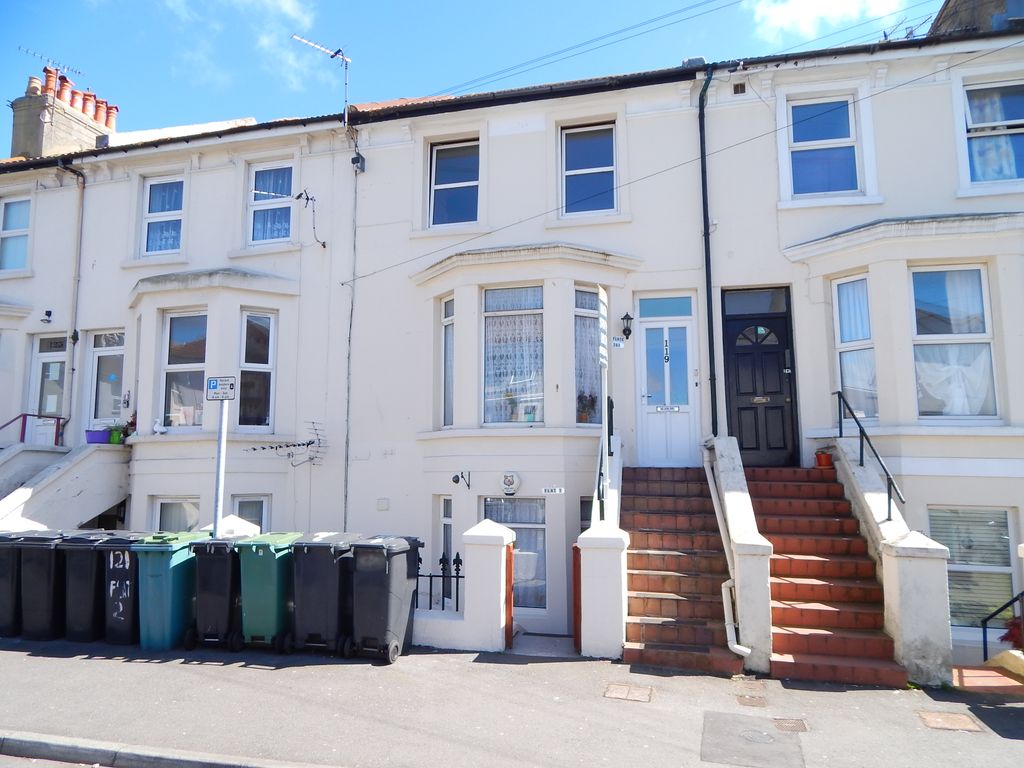 1 bed flat to rent in Tideswell Road, Eastbourne BN21 Zoopla