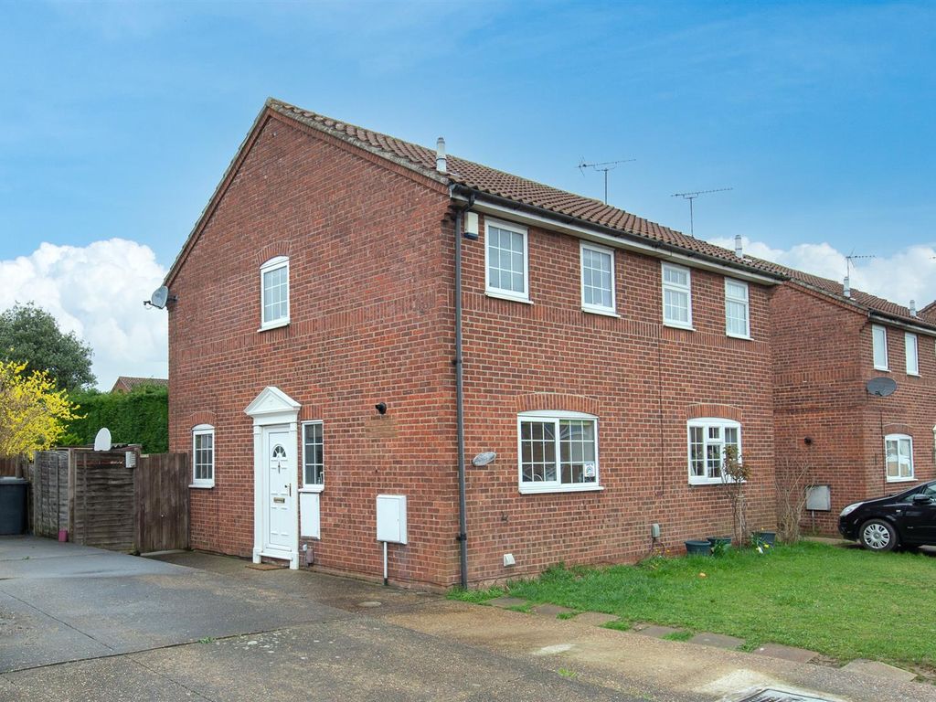 2 bed semi-detached house for sale in Bunting Road, Luton LU4 - Zoopla