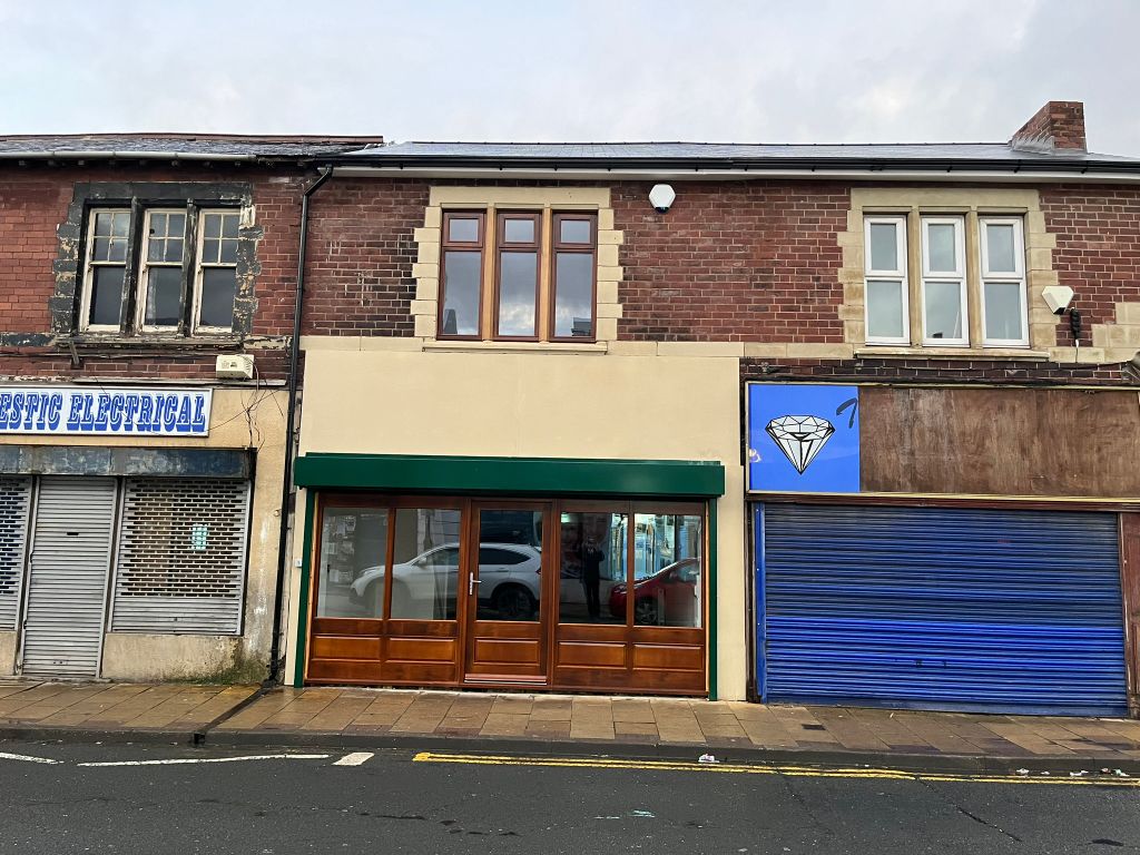 Retail premises for sale in Barnsley Road, Pontefract WF9, £150,000
