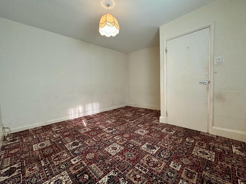 Studio to rent in Fore Street, Cullompton EX15, £475 pcm Zoopla