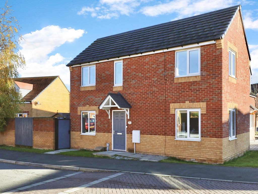 3 bed semidetached house for sale in Cemetery Road, Langold, Worksop
