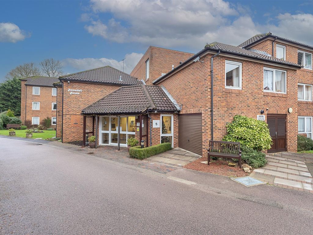 1 bed flat for sale in Roundwood Lane, Harpenden AL5, £149,995 Zoopla