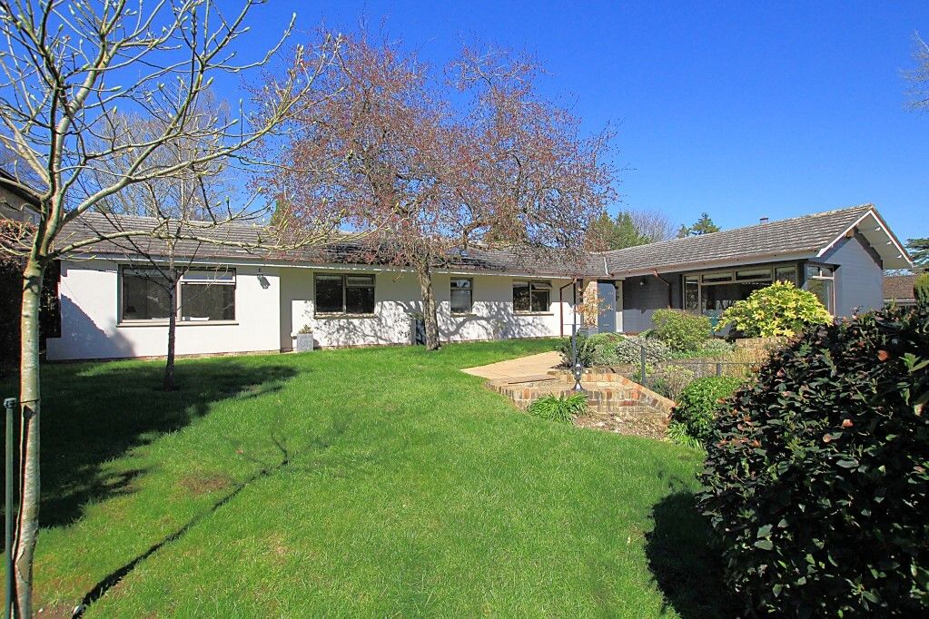 5 bed detached house for sale in Green Lane, Pangbourne, Reading